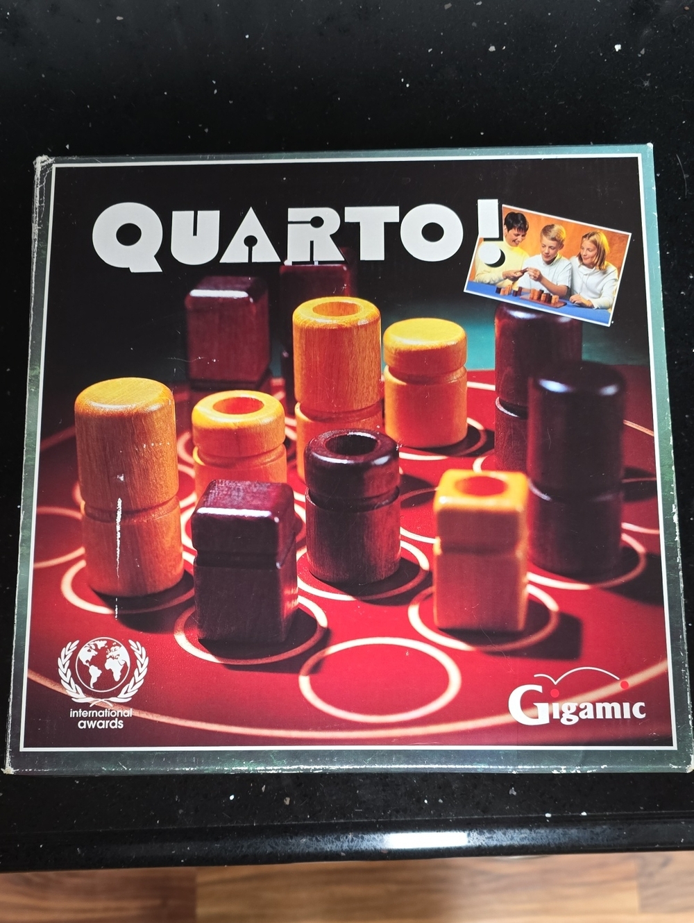 Vintage. 1991 Quarto Strategy Board Game - Wooden Pieces. 2 Player